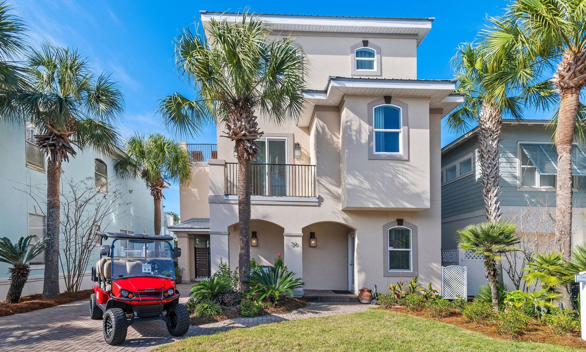 Emerald Waters Village House | Casa Delle Libellule - Newly Renovated with Golf Cart