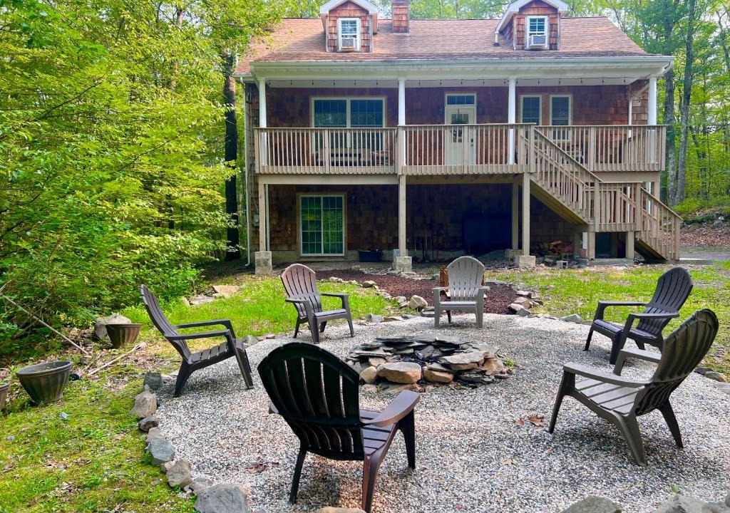 Catskill House | Catskill Cabin with Firepit & Indoor Jacuzzi Tub