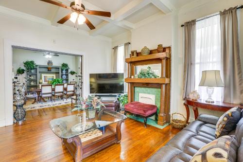 Albany House | Central Albany Home with Covered Porch & Patio!