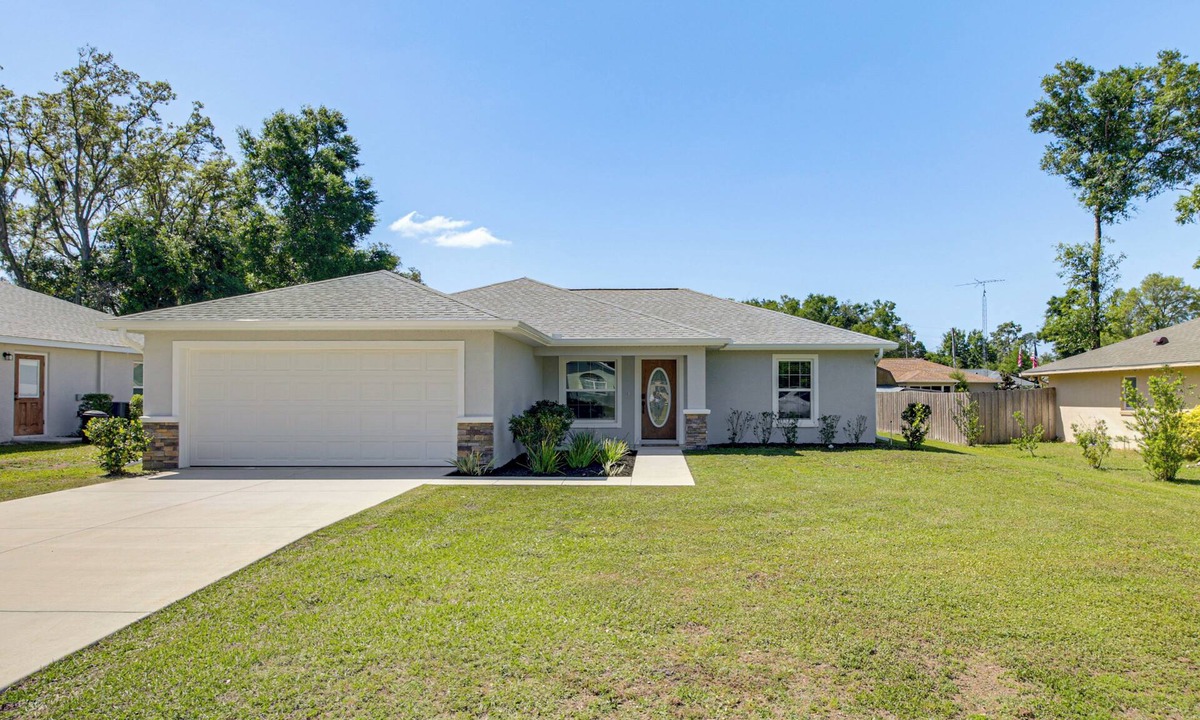 Summerfield House | Central Florida Retreat near The Villages & Golf!