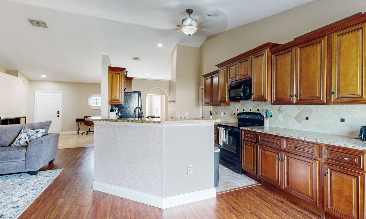 Spring Hill House | Centrally located family and dog friendly, large fenced yard, AC, WIFI,