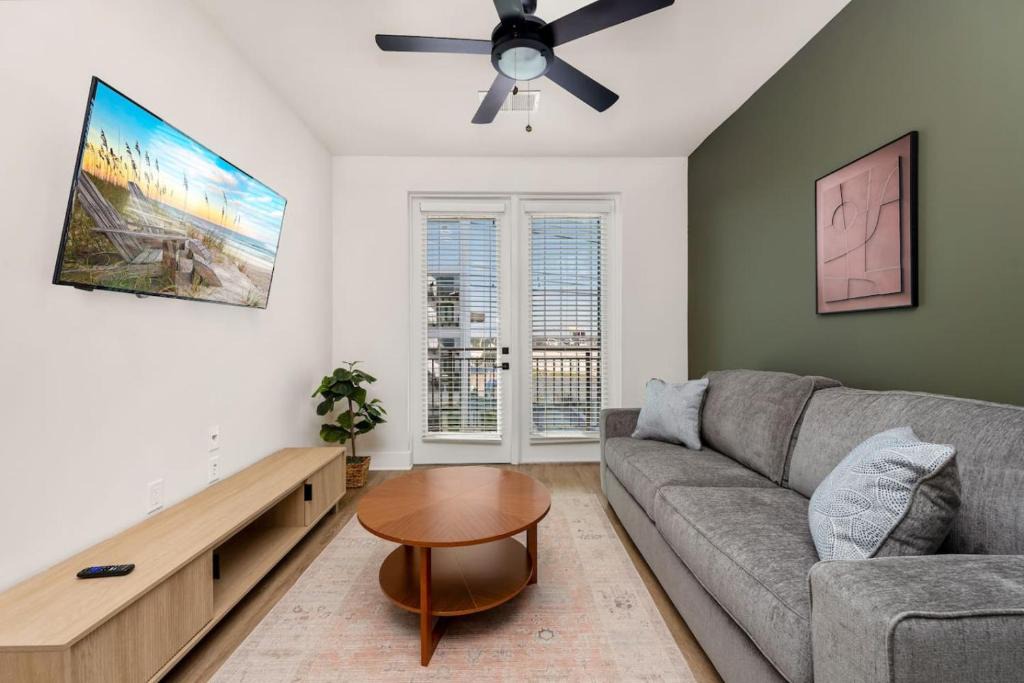 Carver City - Lincoln Gardens Apartment | Charming 1-Bedroom | Close to Raymond James!