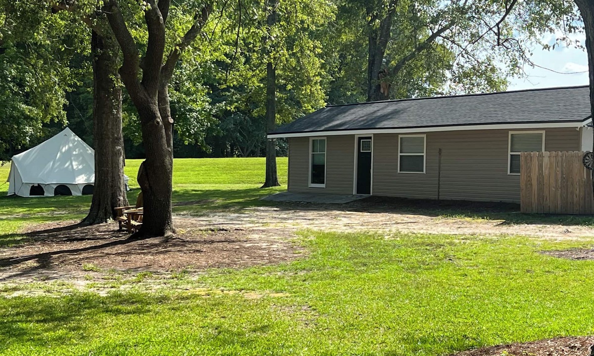 Rockledge Cottage | Charming 1-bedroom cottage with WiFi, AC in nice Soperton