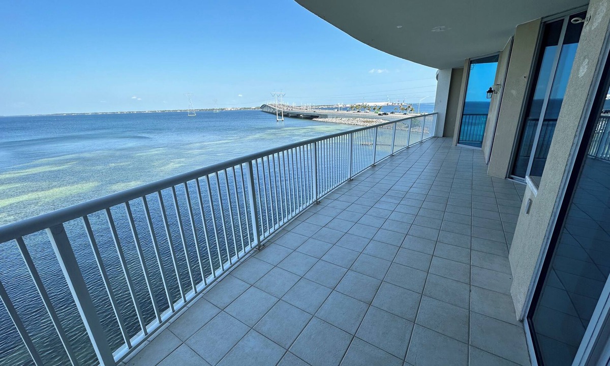 Thomas Drive Condo | Charming 2-bedroom condo with fitness room and AC in Panama City Beach