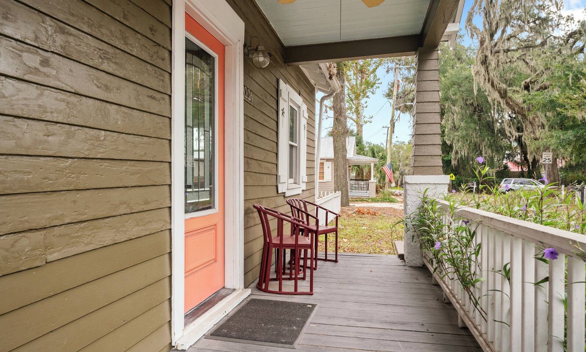 Thunderbolt Cottage | Charming 2-bedroom Shrimper's Cottage Close to Thunderbolt Marina in Savannah