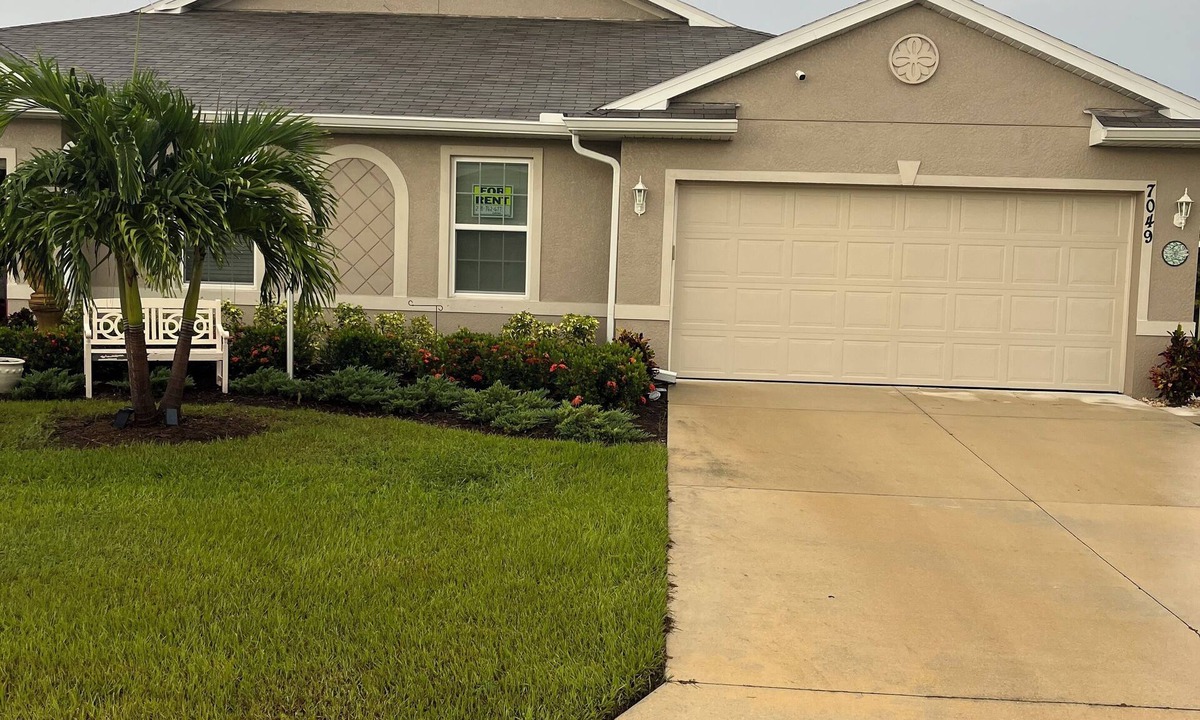 Solana Villa | Charming 2 bedroom villa in serene Punta Gorda perfect for relaxing getaway.