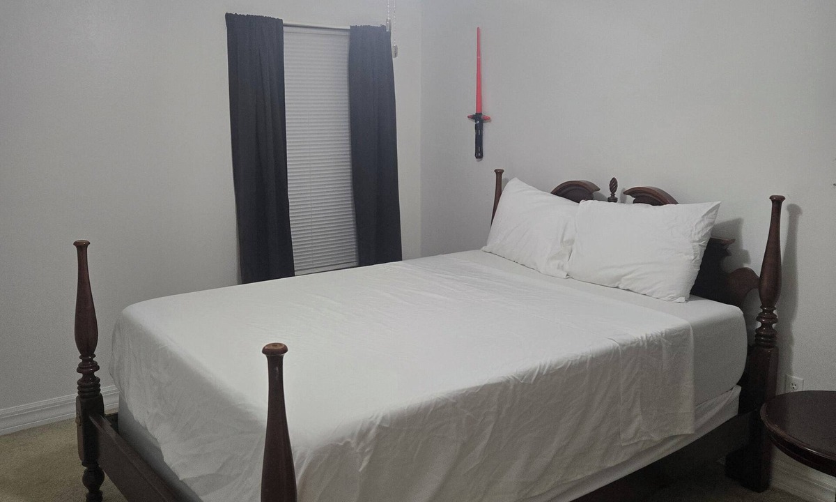 St. Cloud House | Charming 2-bedroom house in serene Saint Cloud with AC, WiFi