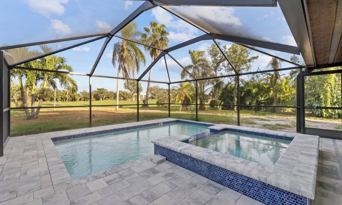 Trailer Estates House | Charming 3-bedroom Home in Bradenton on Premier IMG Golf Course!