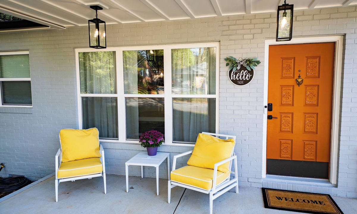 Covington House | Charming 3-bedroom house walkable to Covington Square