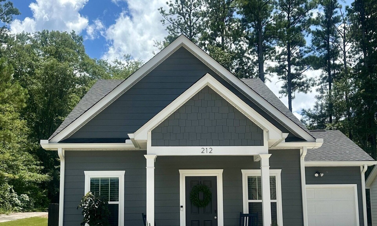 LaGrange House | Charming 3-bedroom house in LaGrange, Close to Downtown and College