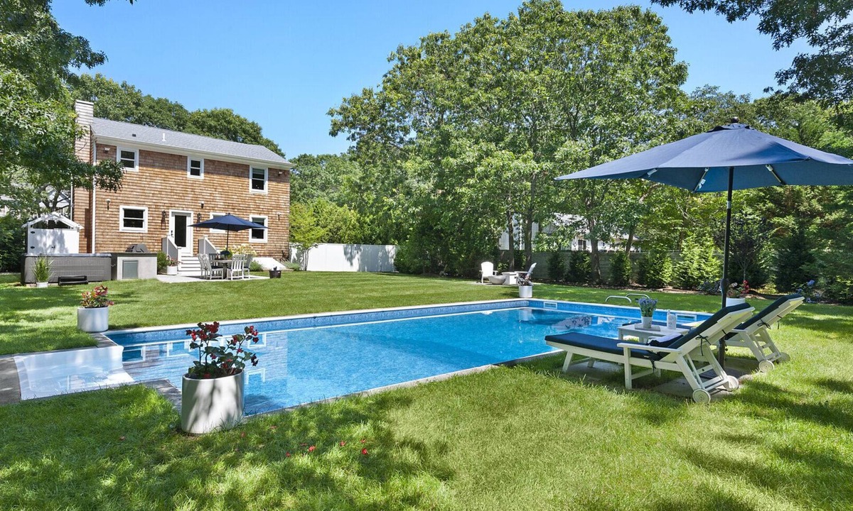 East Hampton North House | Charming East Hampton Home, Elegantly Furnished with Modern Touches, Close.