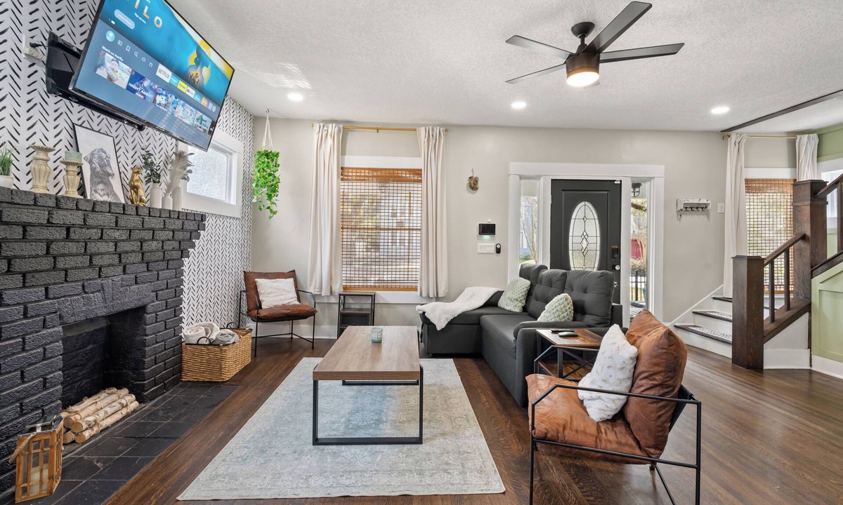 Riverside House | Charming Historic Home in Riverside!
