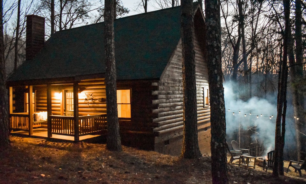 Pine Mountain Cabin | Charming Modern Log Cabin Near FDR State Park & Callaway Gardens