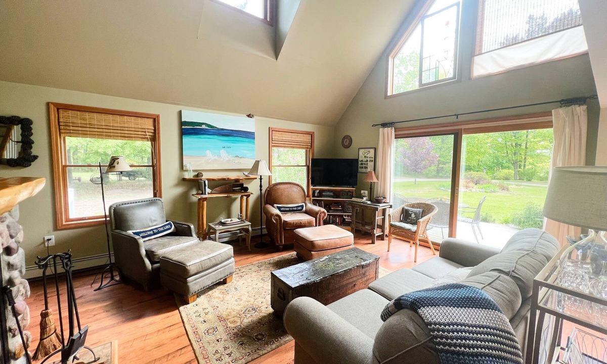 Suttons Bay House | Charming Omena house. Close to beach, Suttons Bay, Northport. A/C. Pet okay.