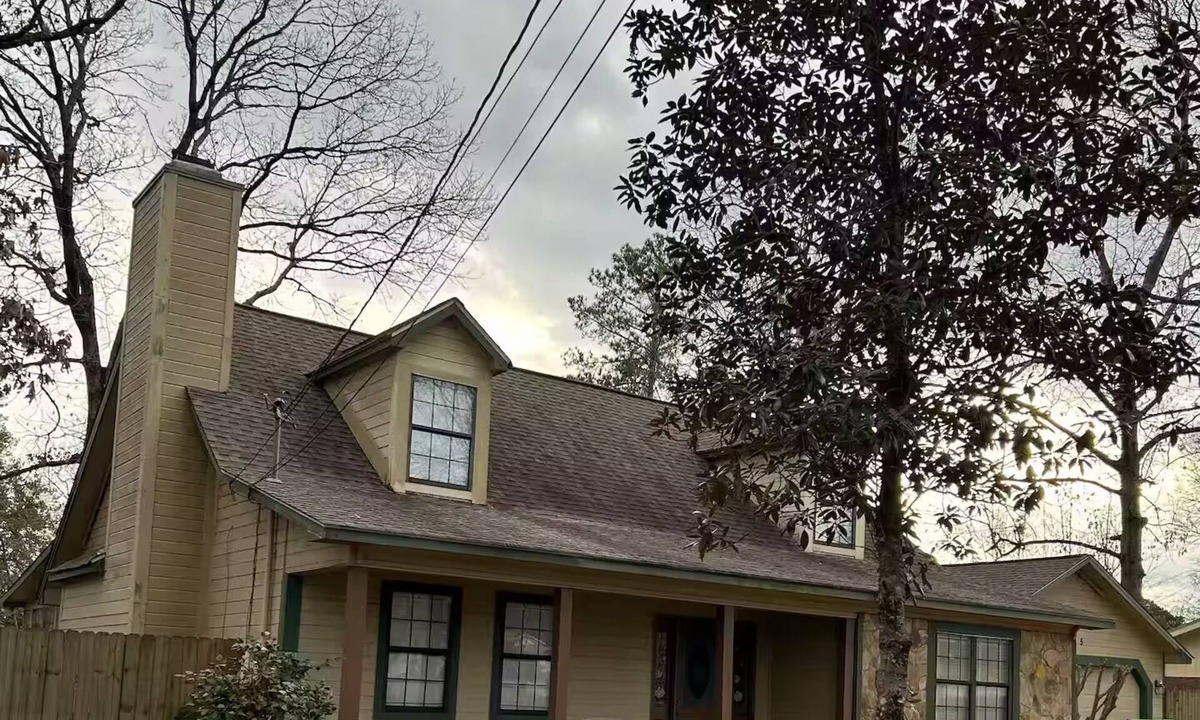 Warner Robins House | Charming, peaceful & spacious 3/2 house with sunroom, WiFi, AC in Warner Robins