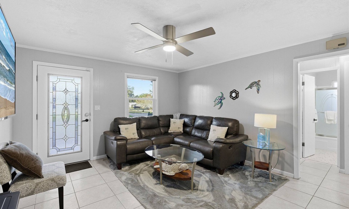 Port Orange House | Charming Pet-Friendly 2BR + Sleeper Sofa + Near Beach Drive