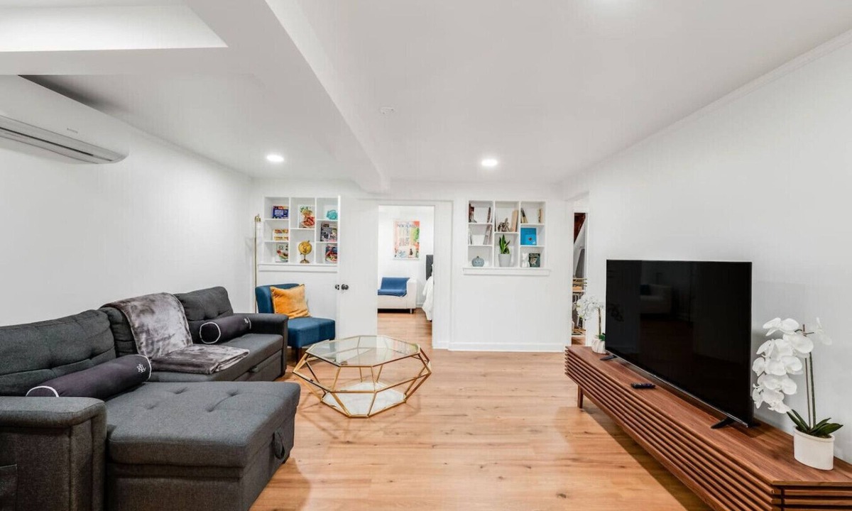North Bergen House | Charming Queen at North Bergen 30 minutes to NYC