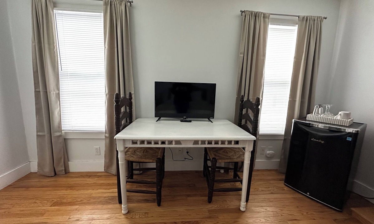 Hammondsport Apartment | Charming studio apartment in Hammondsport- Unit 5 @ The Champagne House