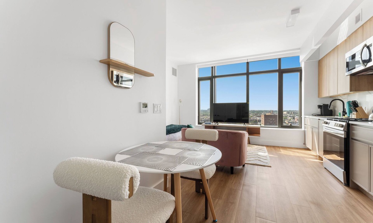 Bath Beach Apartment | Charming studio in brilliant Brooklyn with WiFi, AC, fitness room