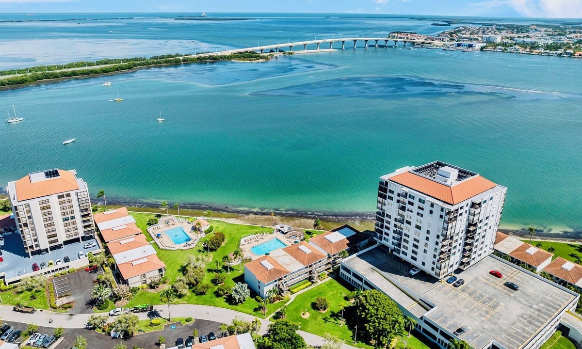Isla del Sol Condo | Charming waterfront 2-bedroom condo with fitness room, WiFi , St. Petersburg