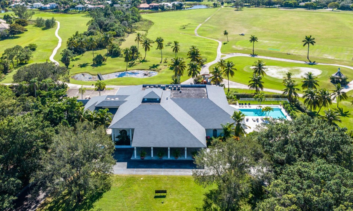 Wellington Condo | Charming Wellington Getaway - Pool, Comfort & Great Location