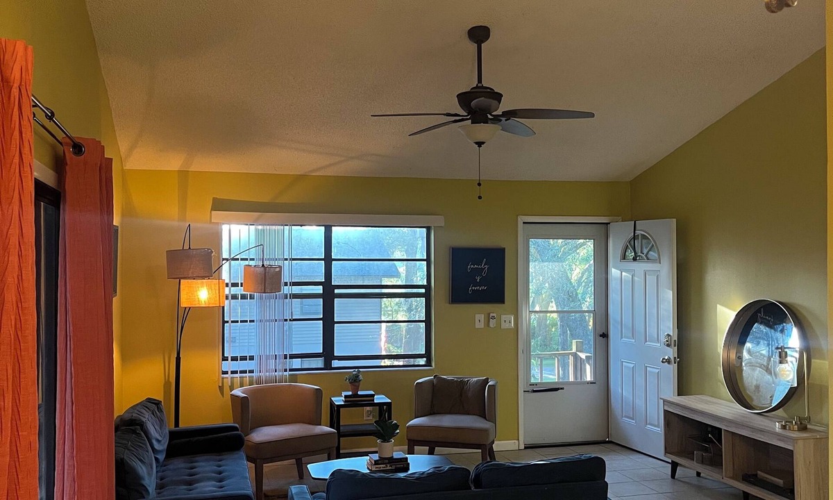 Seffner Community Alliance Apartment | Chic 2-bedroom apartment with AC, fitness space in fabulous Seffner