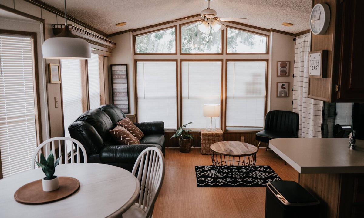 Kissimmee Cottage | Chic Cottage 15 min from Magic Kingdom, lots of amentities!