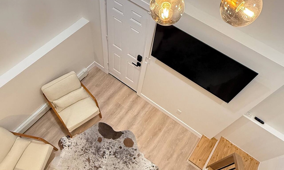 Franklin Square Apartment | Chic loft Elmont NY