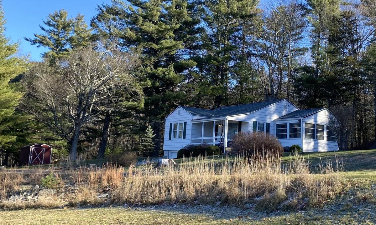 Stone Ridge Cottage | Classic Cottage w/Beautiful Catskill View, on 5 peaceful acres. Weekly discount!