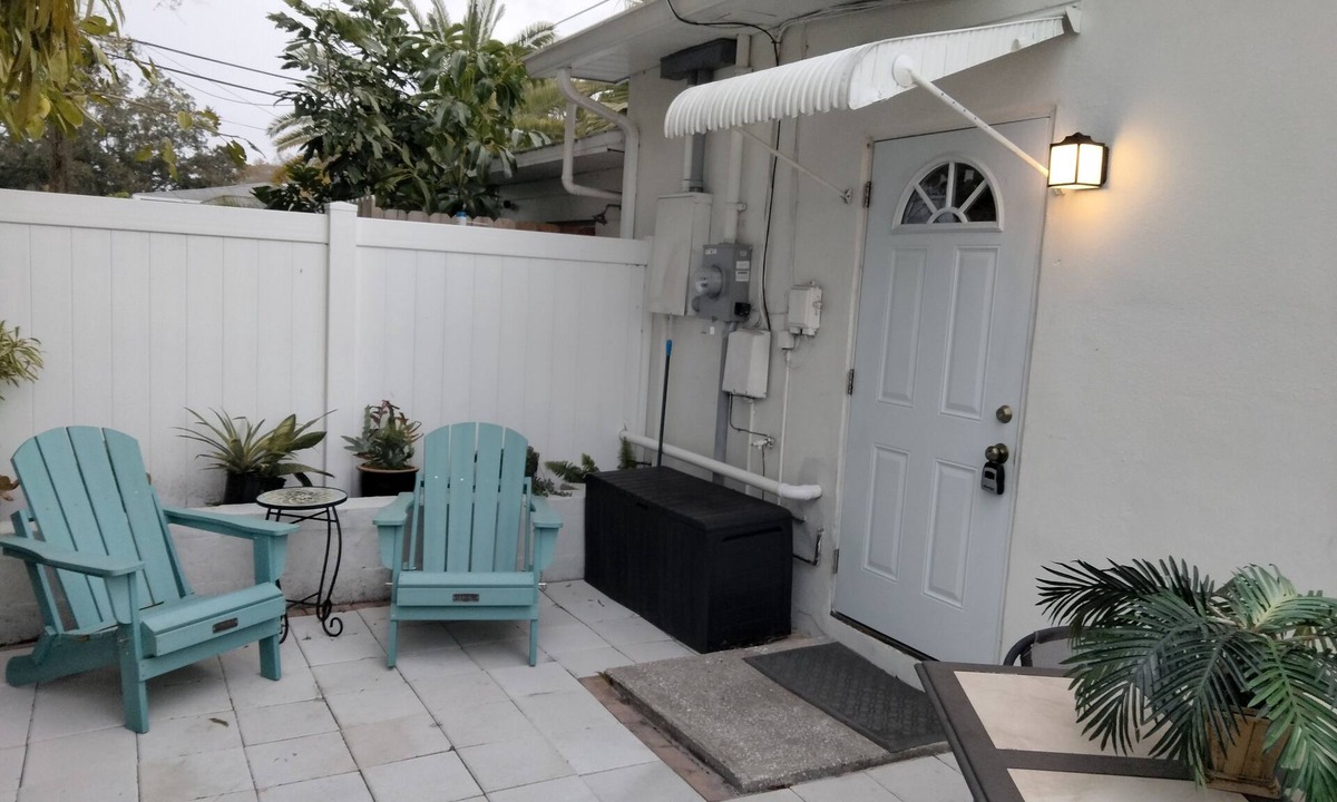 Disston Heights Apartment | Clean, Queen, Kitchenette, Private Patio with Seating & Dining, On-Site Parking.