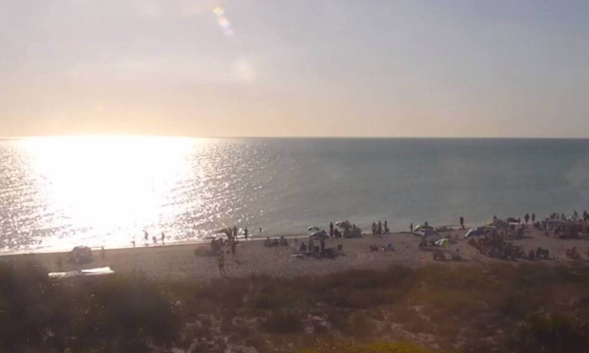 Englewood South House | Close to Beaches, Warm Mineral Springs on a Canal!