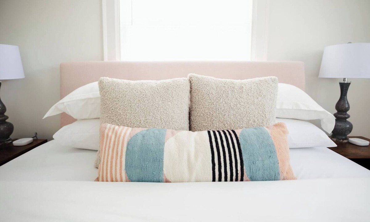 Montgomery House | 💛Cloverdale Park Home: Walk to Big Bad Breakfast