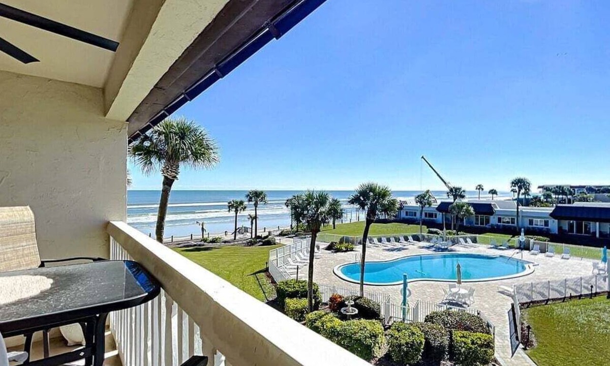New Smyrna Beach Condo | Coastal Canine Retreat - Newly Renovated w/Pool