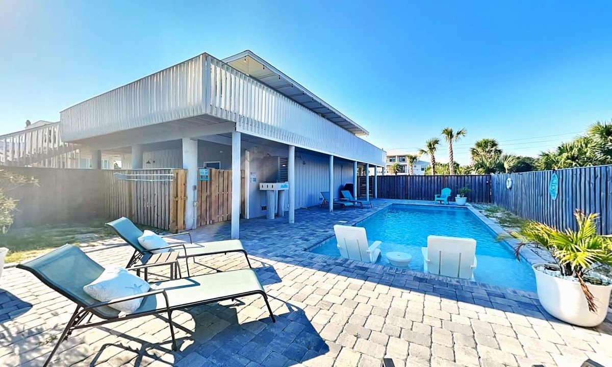 Toilla Segunda House | Coastal Cottage | Pet Friendly, Private Pool + Short Walk to the Beach!