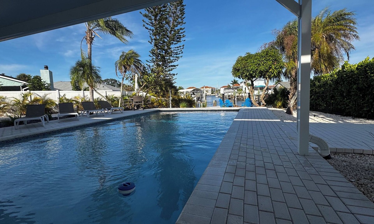 Bal Harbour House | Coastal Dream ~ Luxury Waterfront Gem on Tampa Bay