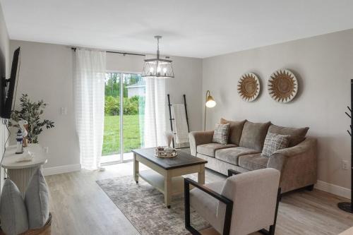 Englewood East House | Coastal Escape - New Luxury House