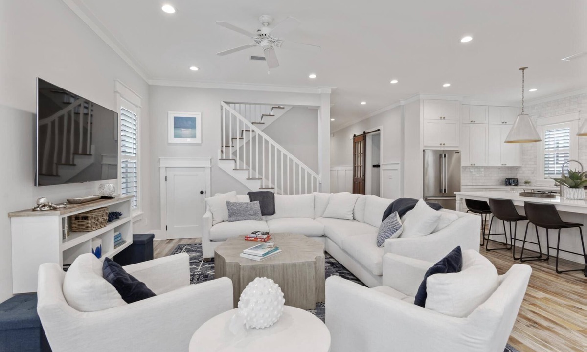 Lakeside at Blue Mountain Beach House | Coastal Lakeside Escape w/LSV, Bikes & Community Pool