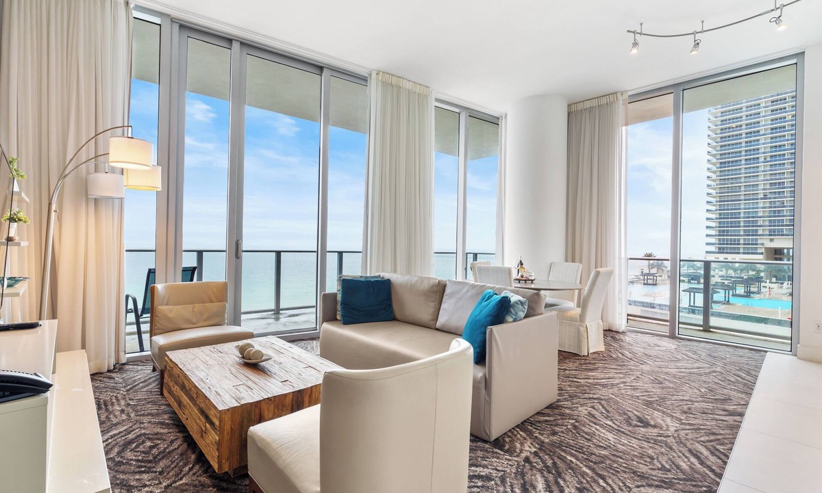 Hollywood South Central Beach Condo | Coastal Living as its Finest: A Modern Apartment by the Sea