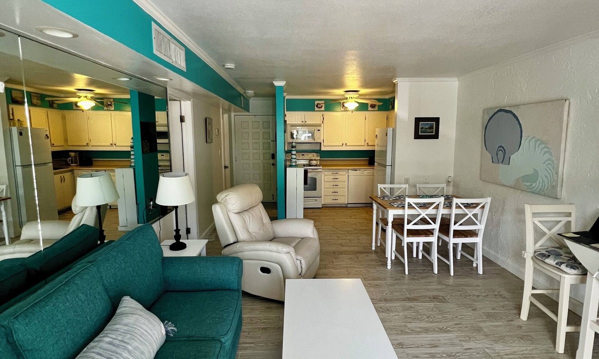 Marathon Condo | Coco Plum Beach Paradise: Water Views, Heated Pool, and Boat Slip.