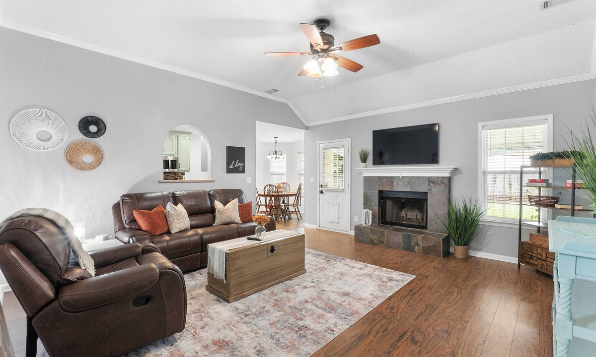 Houston County House | Comfort Meets Convenience 3BR Near Robins AFB w/Patio & Yard