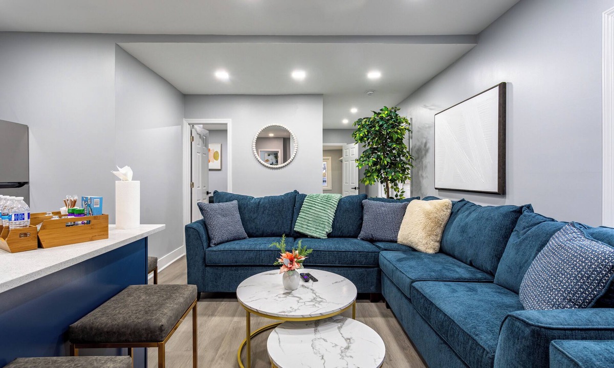New Rochelle Apartment | Comfort Meets Style 3-bedroom apartment with Wi-Fi and Parking Close to NYC