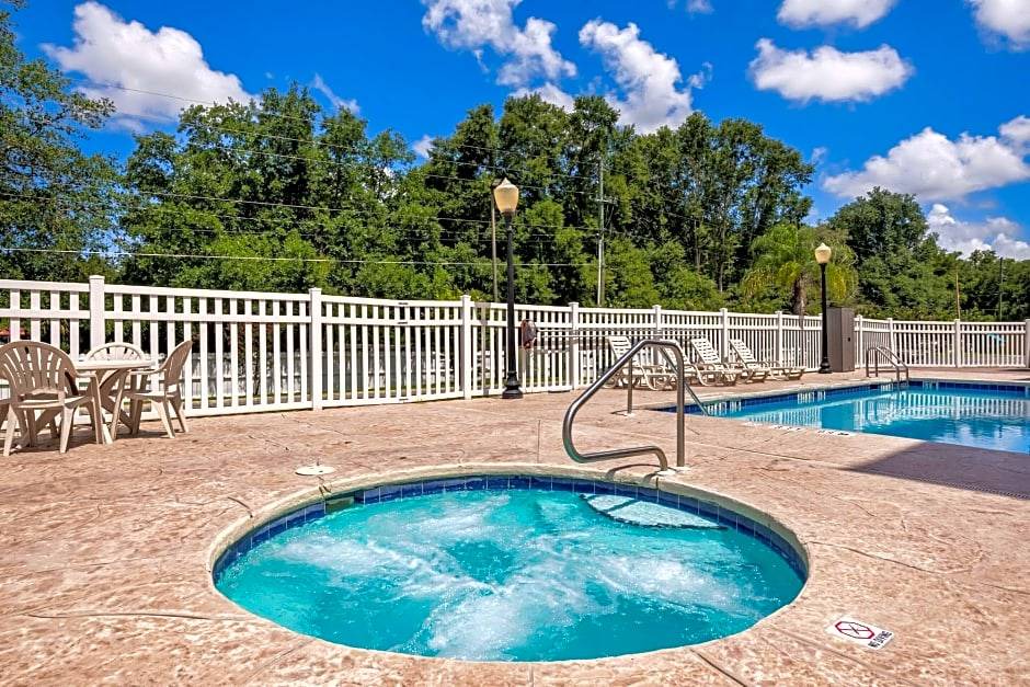 Fellowship Hotel | Comfort Suites Ocala North