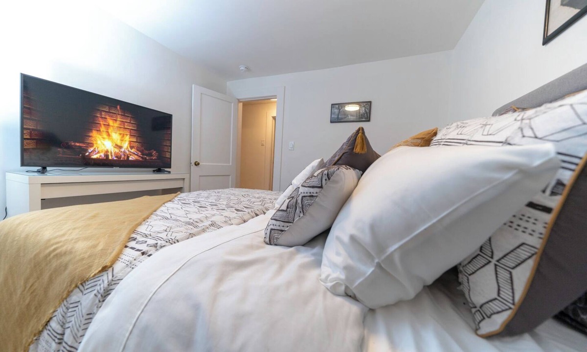 Croton-on-Hudson Apartment | Comfortable 2bd - Convenience & Style - 45min to NYC - Great Food