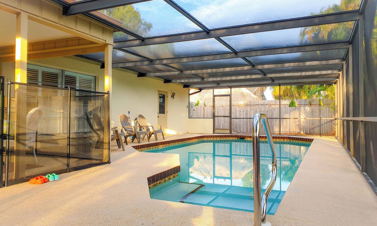 Ridge Wood Heights House | Comfortable home, heated salt-cell pool with child-safety, 10 min from the beach