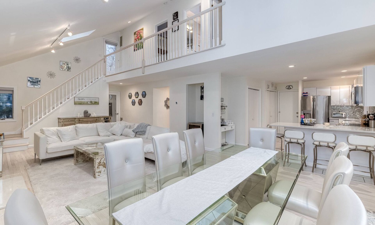 Jamesport House | Comfortable Orchard Oasis in wine country on Long Islands beautiful North Fork!