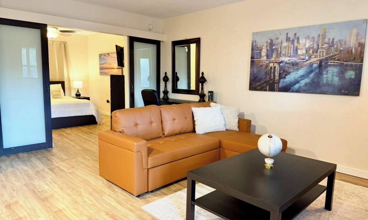 Oakford Park Apartment | Comfy 1 Bedroom Escape Near Downtown Tampa