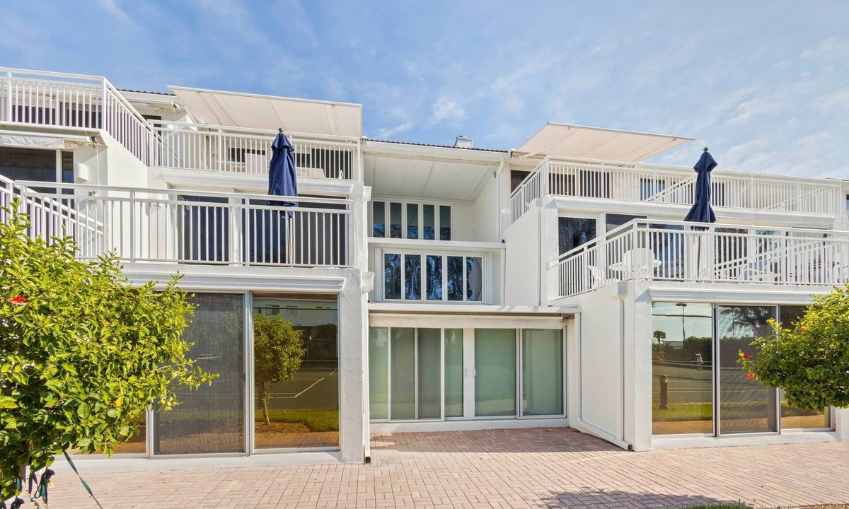 Whitney Beach House | Completely Refurbished - Gorgeous Beachside Condo/Townhome on Longboat Key Beach