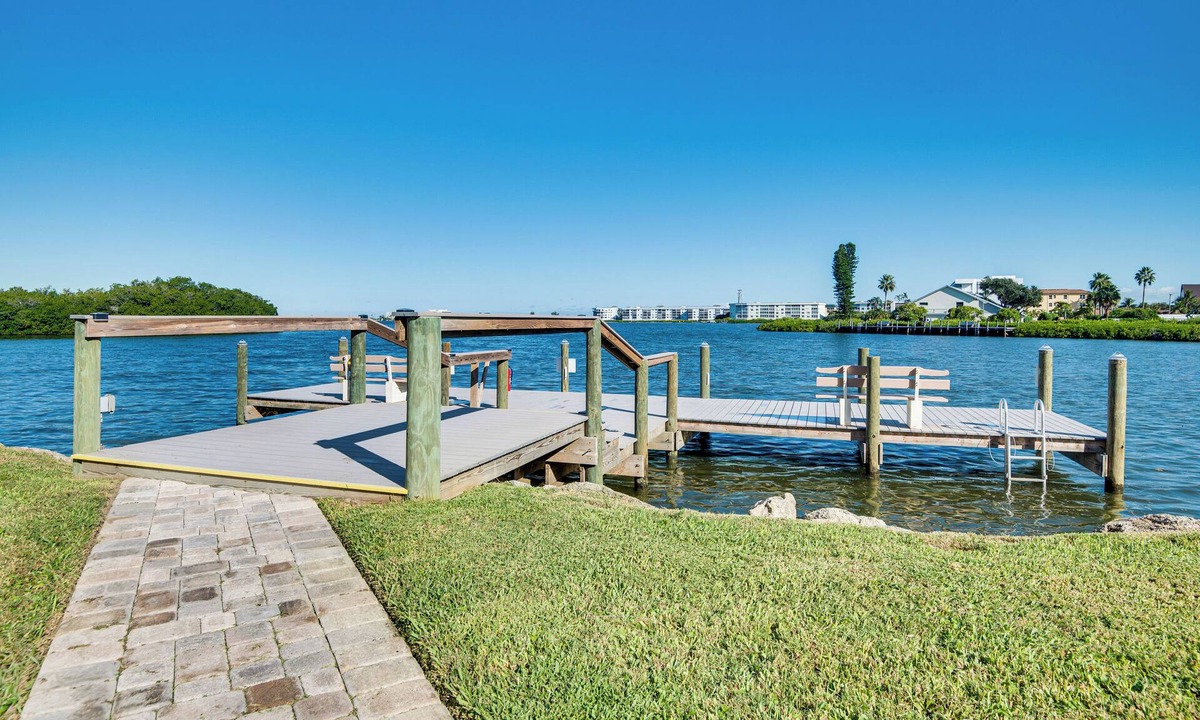 Cocoa Isles Condo | Condo w/Direct Ocean Inlet View: Bikes Included!