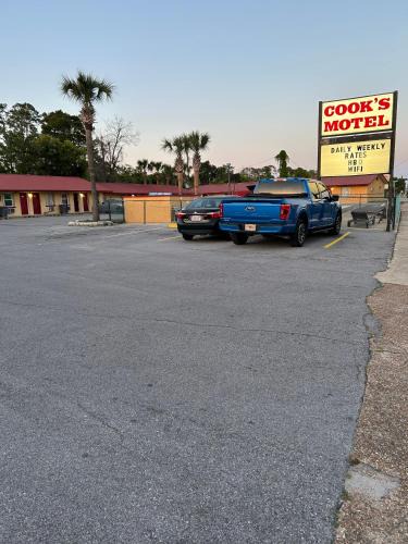 Panama City Beach Hotel | Cook's Motel- Panama City Beach
