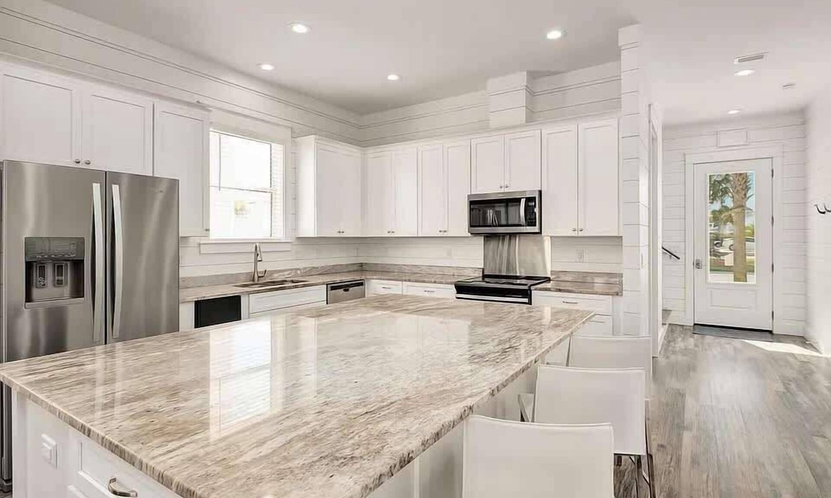 Frangista Beach House | Costal Style 3-story W 7BR and Near the Beach